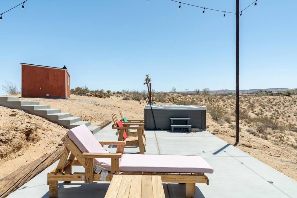 The Invisible Wind Cabin- Joshua Tree Amazing View Yucca Valley Exterior photo