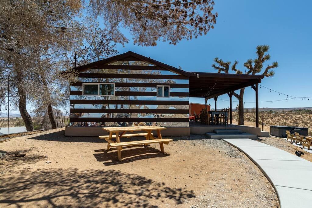 The Invisible Wind Cabin- Joshua Tree Amazing View Yucca Valley Exterior photo